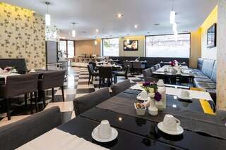 Отель Hotel Parliament Бухарест-6