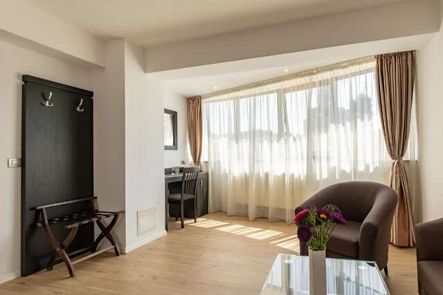 Отель Hotel Parliament Бухарест-53