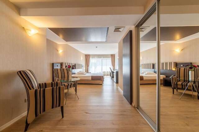 Отель Hotel Parliament Бухарест-70